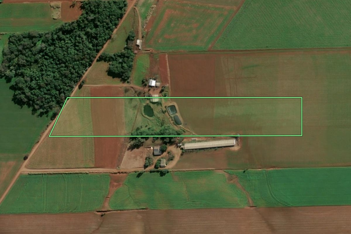 Imagem de satélite do imóvel rural em Senador Salgado Filho (RS), com o contorno declarado no CAR desenhado por cima.