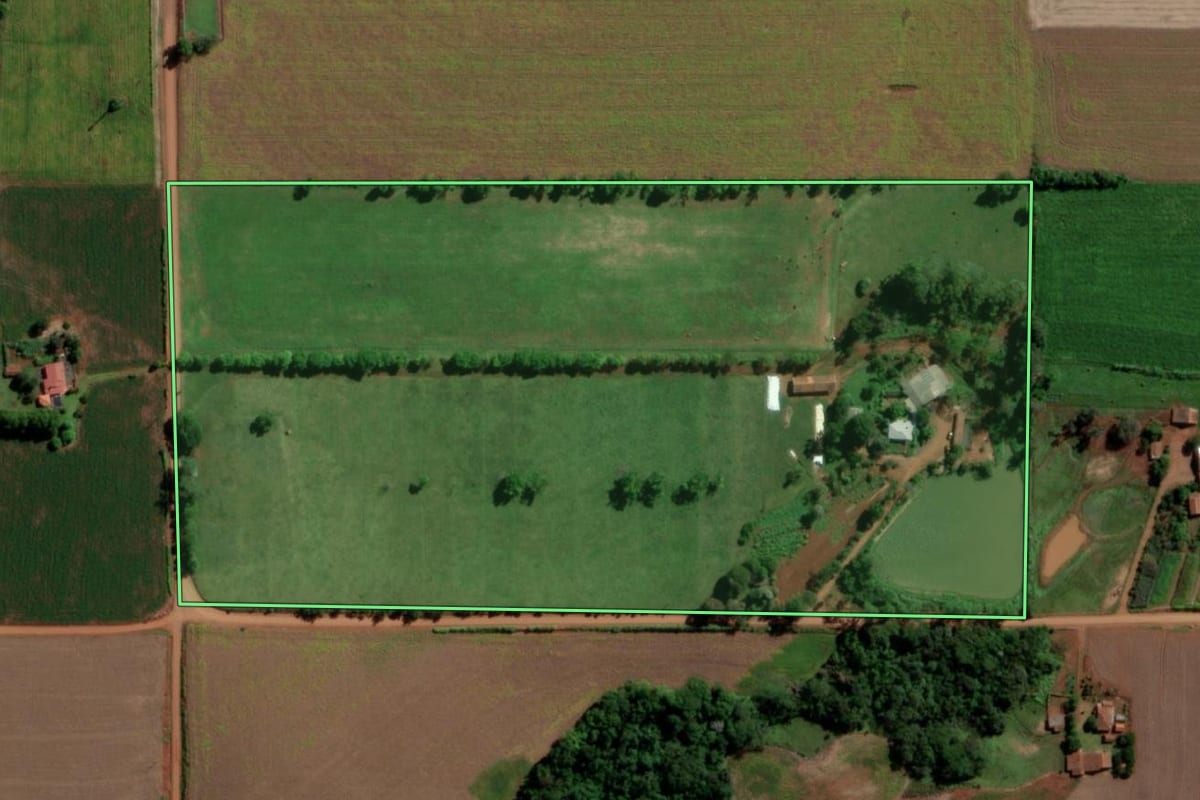Imagem de satélite do imóvel rural em Senador Salgado Filho (RS), com o contorno declarado no CAR desenhado por cima.