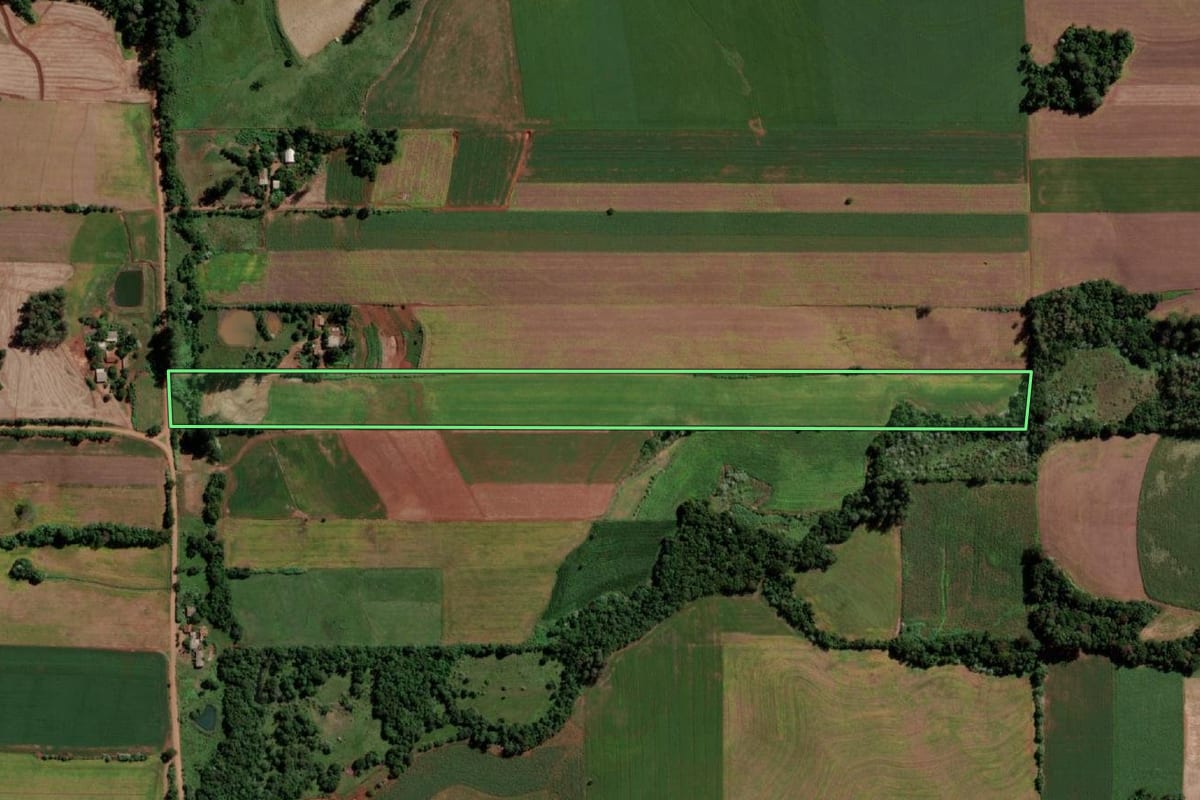 Imagem de satélite do imóvel rural em Senador Salgado Filho (RS), com o contorno declarado no CAR desenhado por cima.
