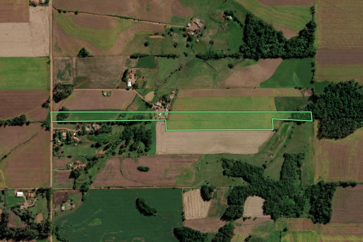 Imagem de satélite do imóvel rural em Senador Salgado Filho (RS), com o contorno declarado no CAR desenhado por cima.