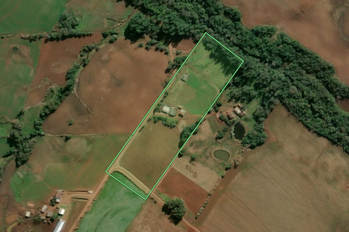 Imagem de satélite do imóvel rural em Senador Salgado Filho (RS), com o contorno declarado no CAR desenhado por cima.