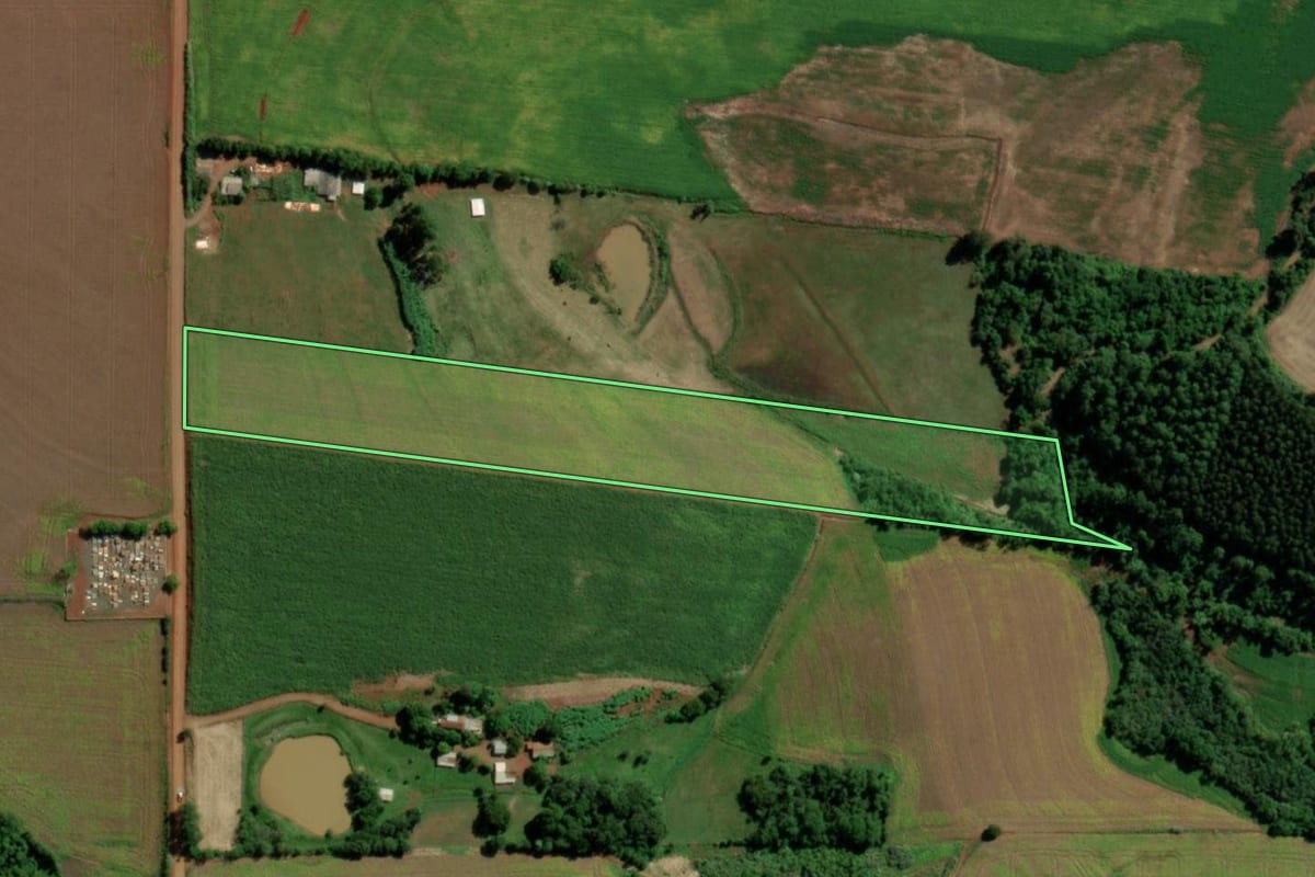 Imagem de satélite do imóvel rural em Senador Salgado Filho (RS), com o contorno declarado no CAR desenhado por cima.