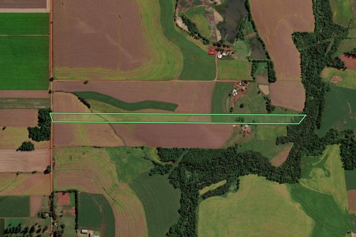 Imagem de satélite do imóvel rural em Senador Salgado Filho (RS), com o contorno declarado no CAR desenhado por cima.