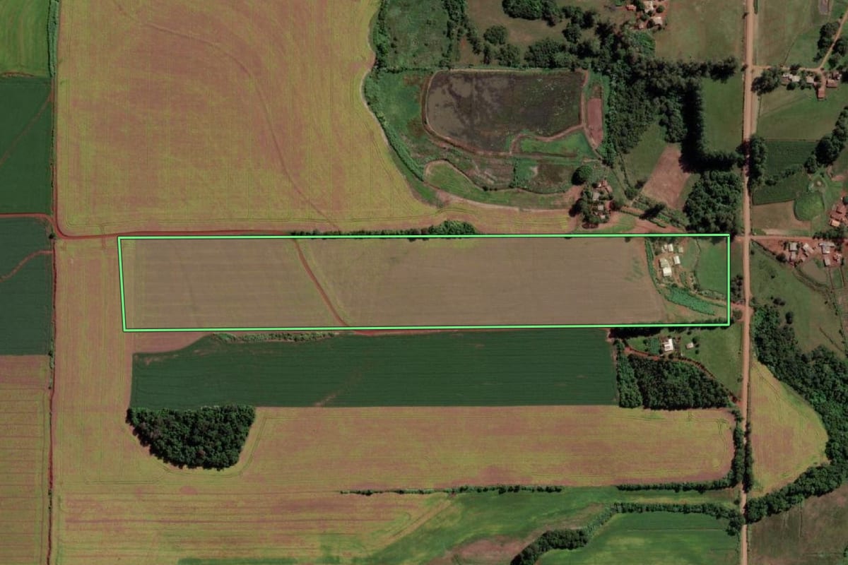 Imagem de satélite do imóvel rural em Senador Salgado Filho (RS), com o contorno declarado no CAR desenhado por cima.