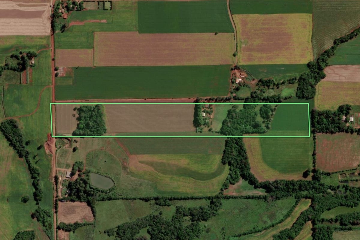 Imagem de satélite do imóvel rural em Senador Salgado Filho (RS), com o contorno declarado no CAR desenhado por cima.