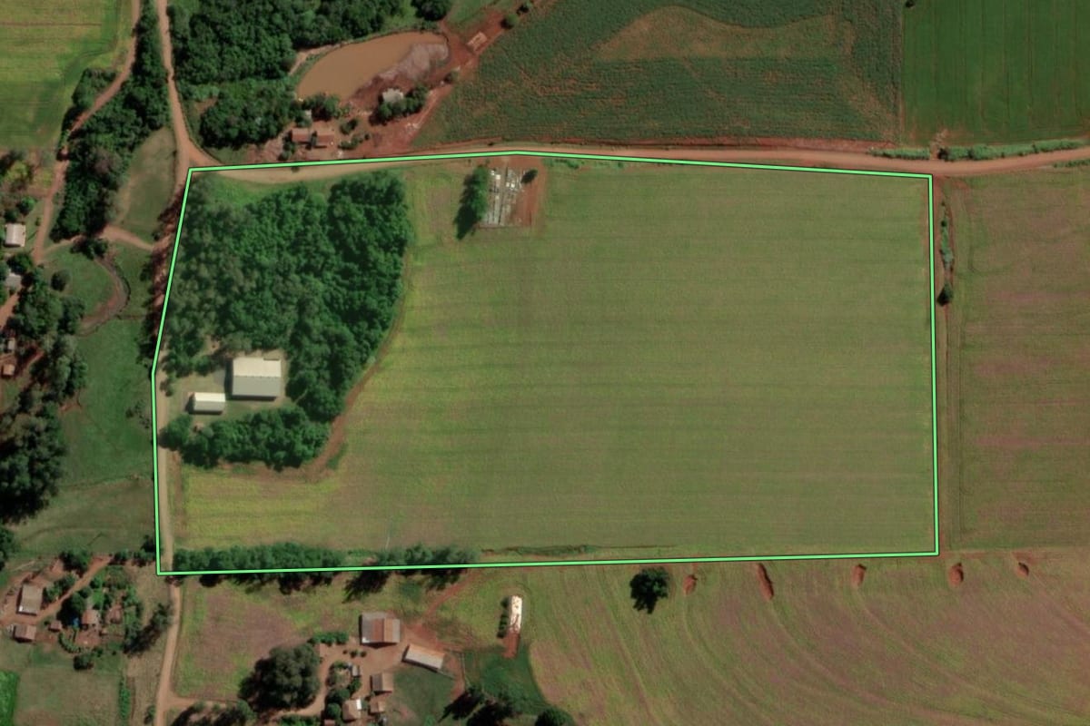 Imagem de satélite do imóvel rural em Senador Salgado Filho (RS), com o contorno declarado no CAR desenhado por cima.