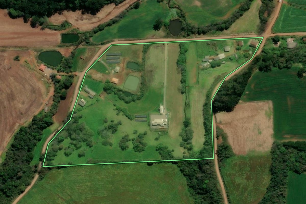 Imagem de satélite do imóvel rural em Casca (RS), com o contorno declarado no CAR desenhado por cima.