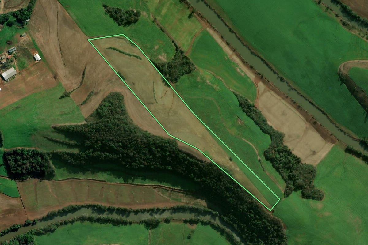 Imagem de satélite do imóvel rural em Sertão (RS), com o contorno declarado no CAR desenhado por cima.
