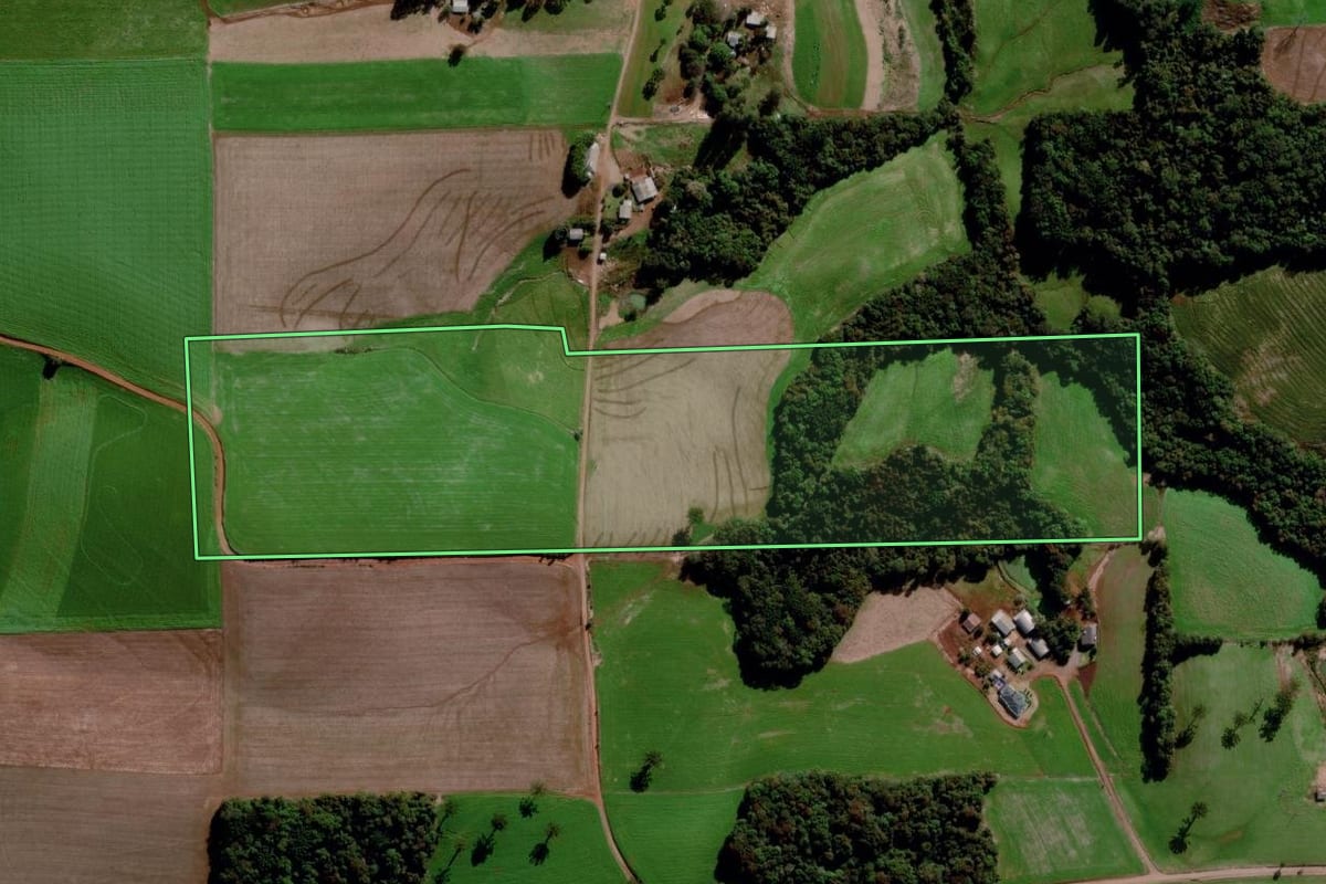 Imagem de satélite do imóvel rural em Sertão (RS), com o contorno declarado no CAR desenhado por cima.