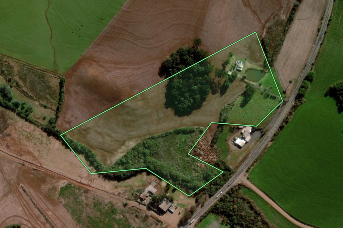 Imagem de satélite do imóvel rural em Sertão (RS), com o contorno declarado no CAR desenhado por cima.