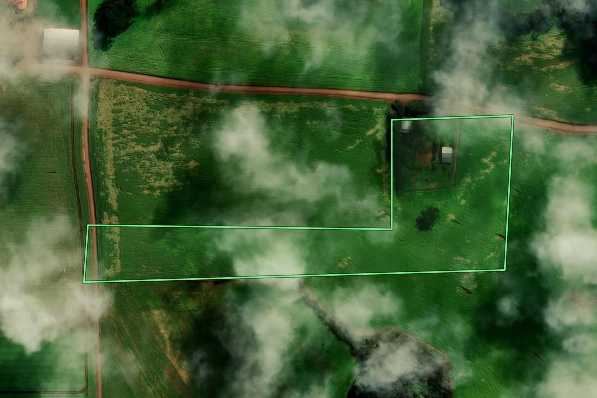 Imagem de satélite do imóvel rural em Sertão (RS), com o contorno declarado no CAR desenhado por cima.