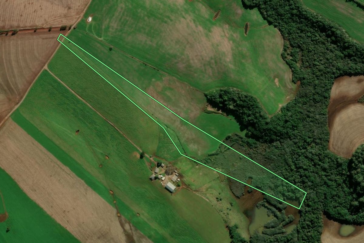 Imagem de satélite do imóvel rural em Sertão (RS), com o contorno declarado no CAR desenhado por cima.