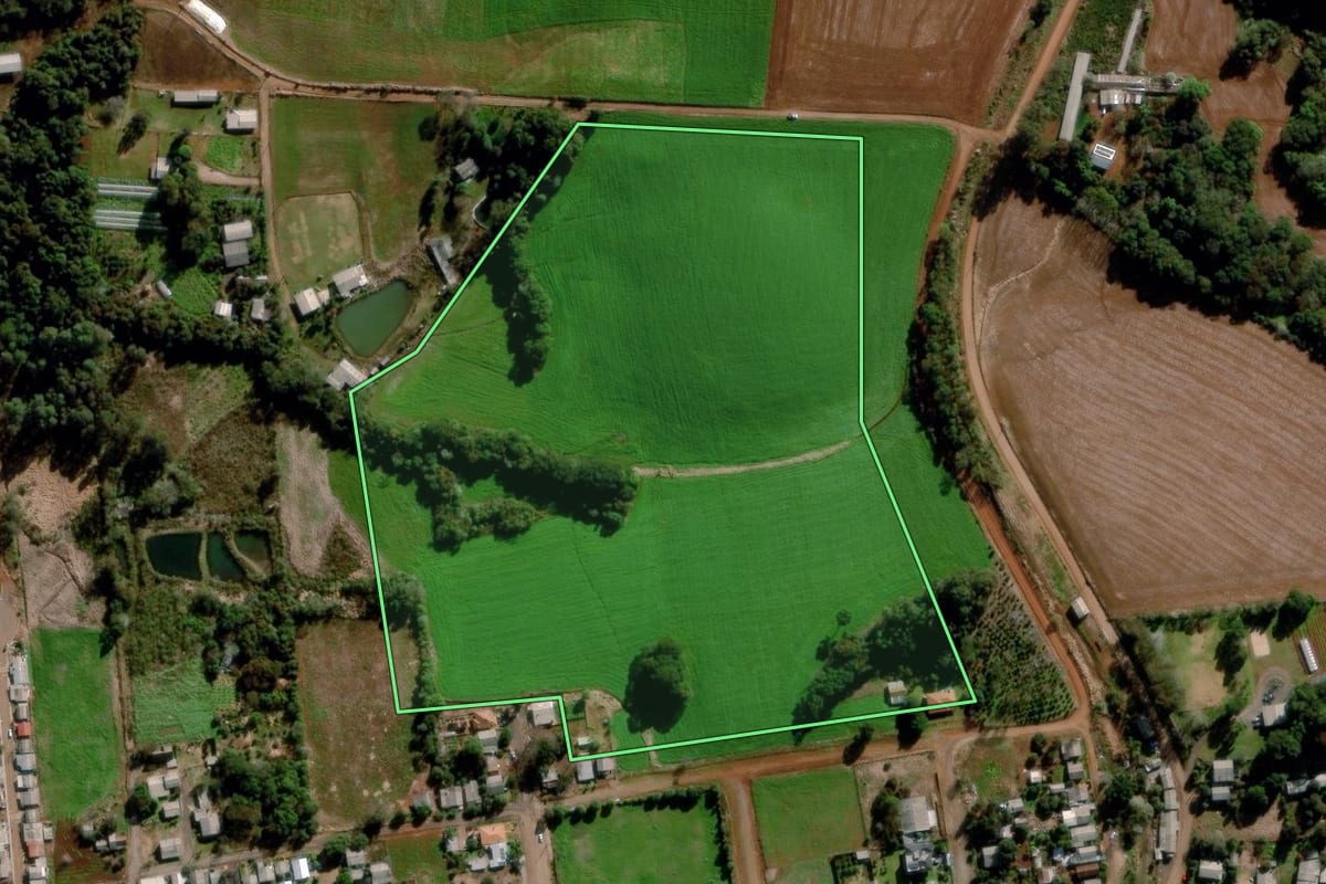 Imagem de satélite do imóvel rural em Sertão (RS), com o contorno declarado no CAR desenhado por cima.