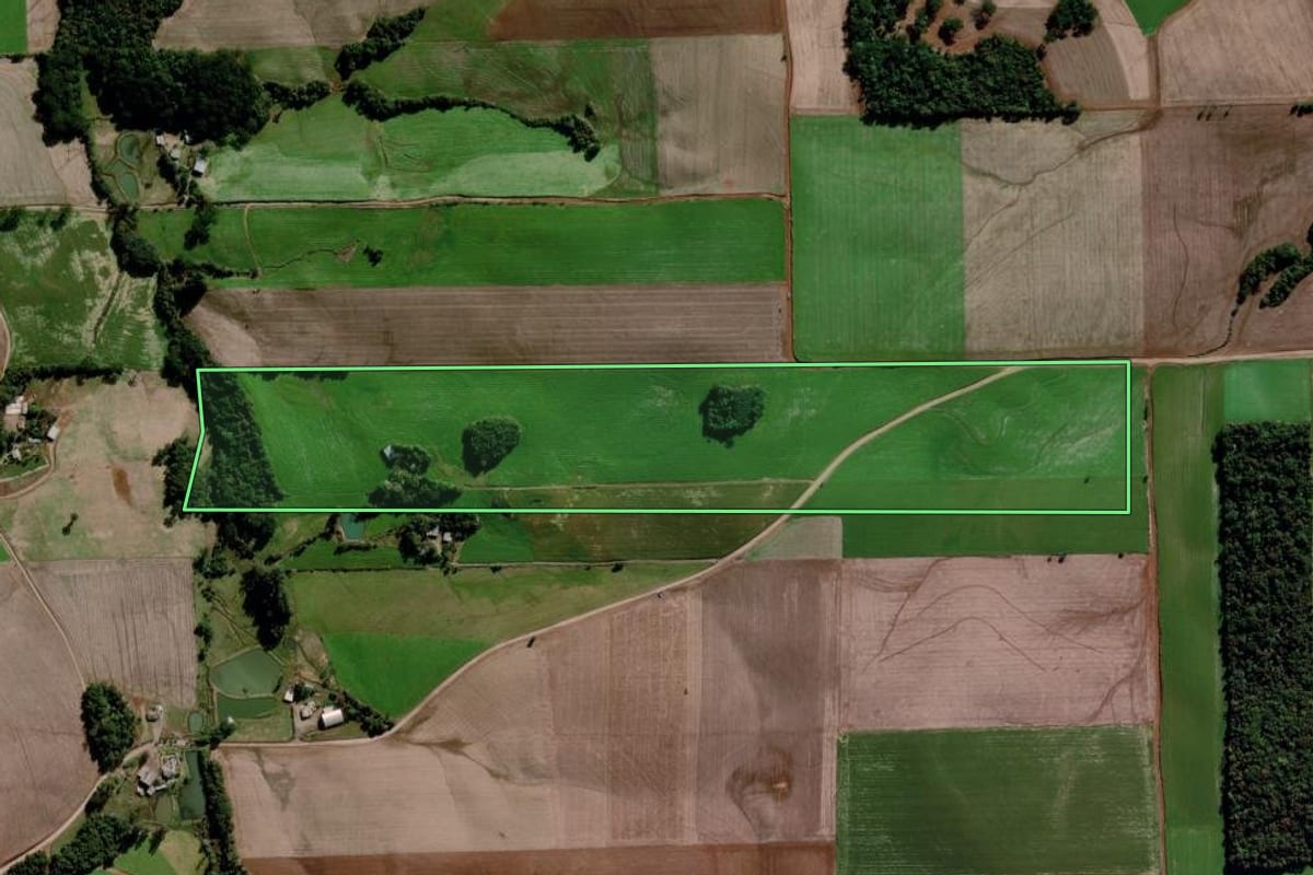 Imagem de satélite do imóvel rural em Sertão (RS), com o contorno declarado no CAR desenhado por cima.