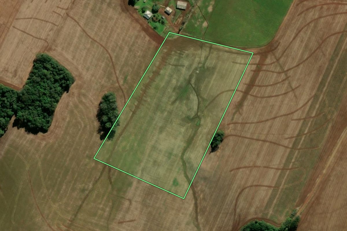 Imagem de satélite do imóvel rural em Sertão (RS), com o contorno declarado no CAR desenhado por cima.