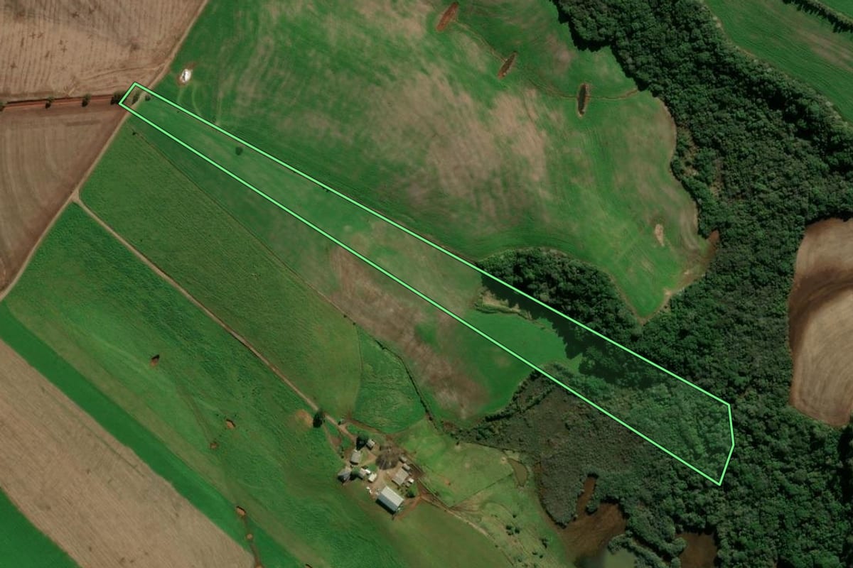 Imagem de satélite do imóvel rural em Sertão (RS), com o contorno declarado no CAR desenhado por cima.