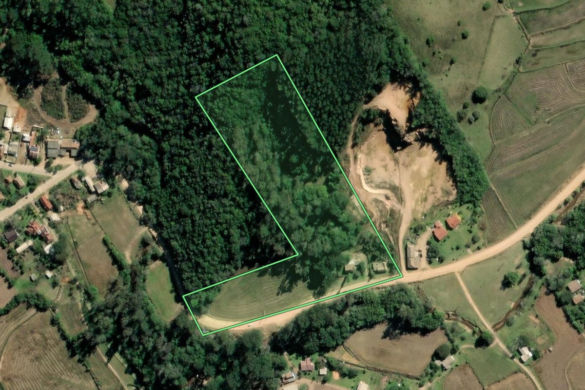 Imagem de satélite do imóvel rural em Sertão Santana (RS), com o contorno declarado no CAR desenhado por cima.