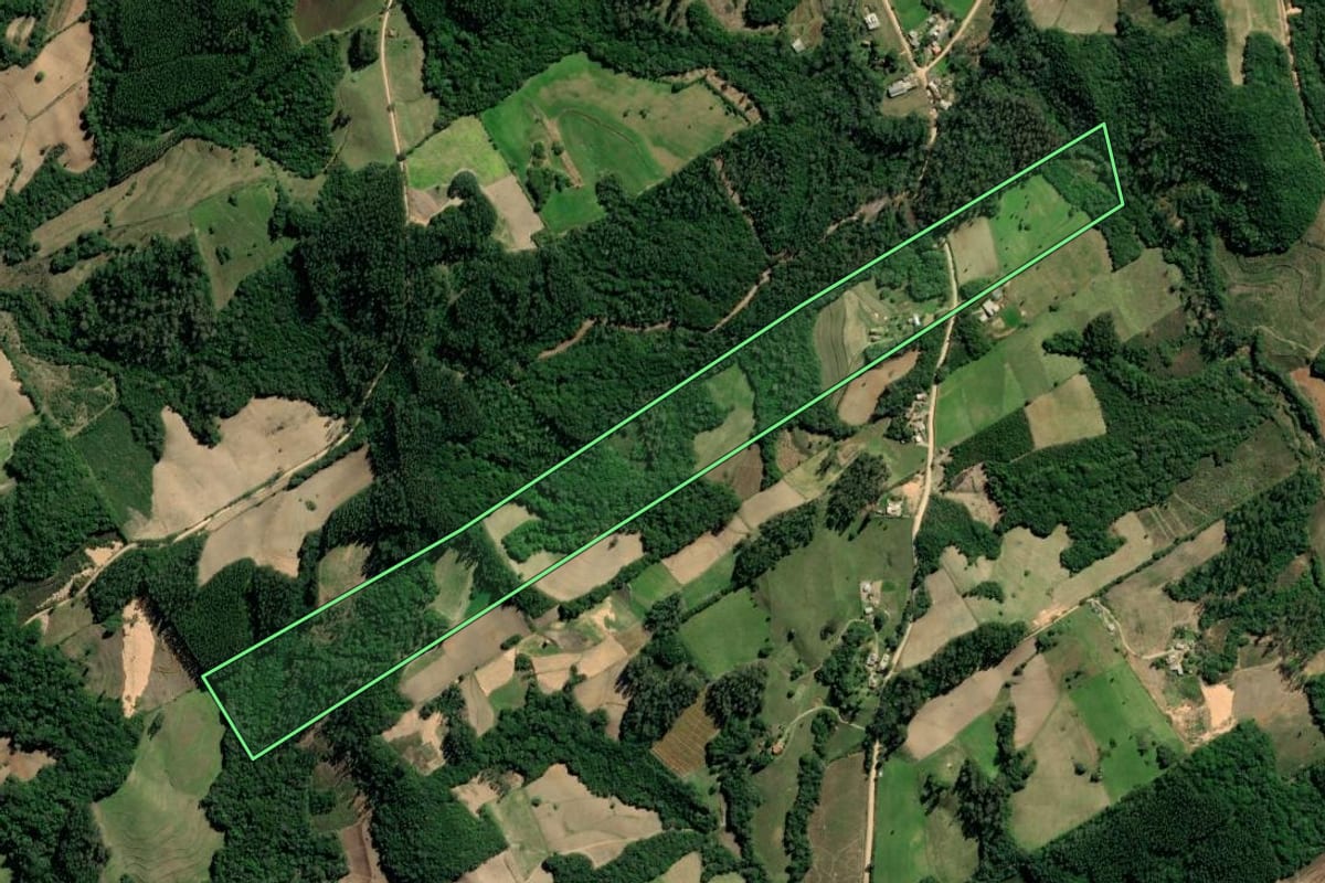 Imagem de satélite do imóvel rural em Sertão Santana (RS), com o contorno declarado no CAR desenhado por cima.