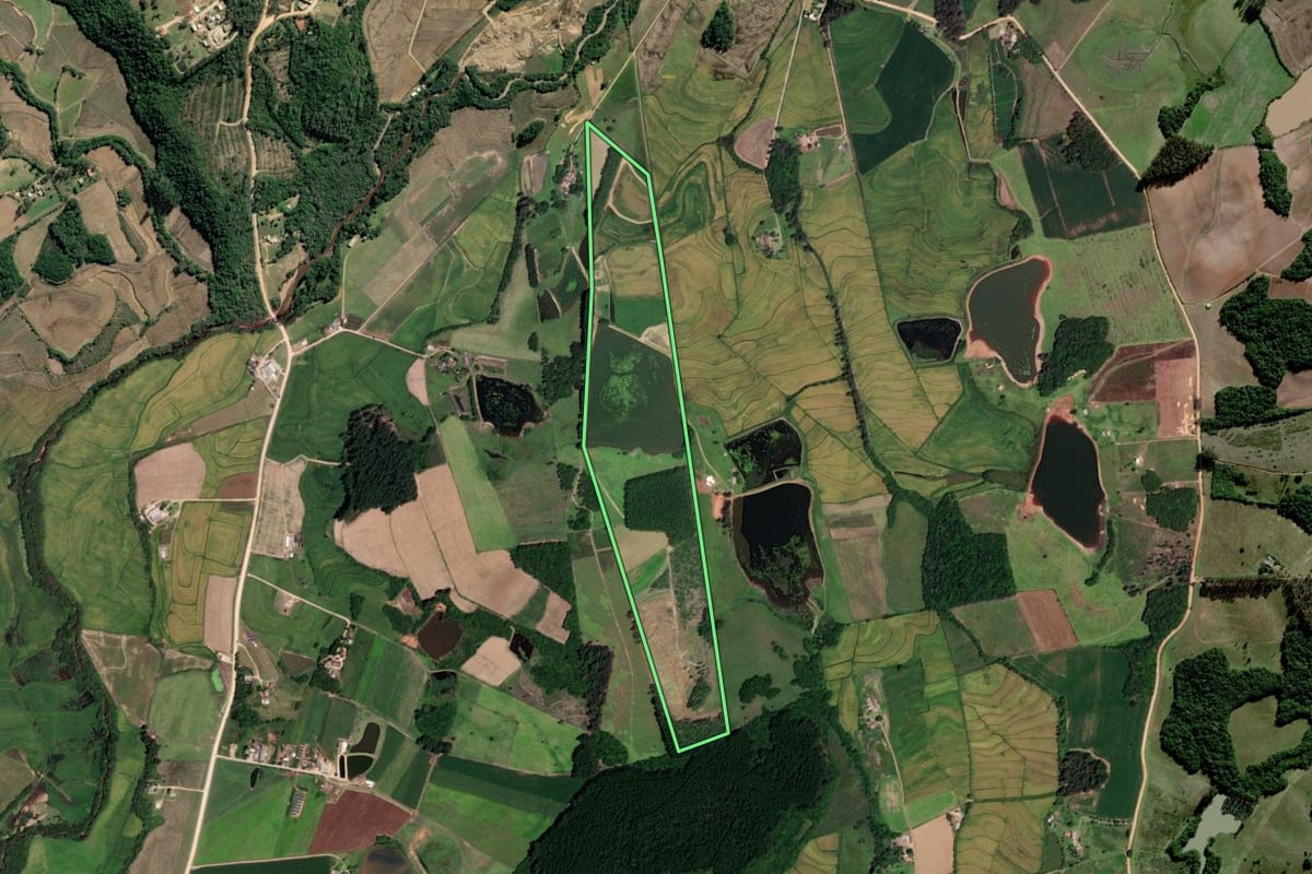 Imagem de satélite do imóvel rural em Sertão Santana (RS), com o contorno declarado no CAR desenhado por cima.