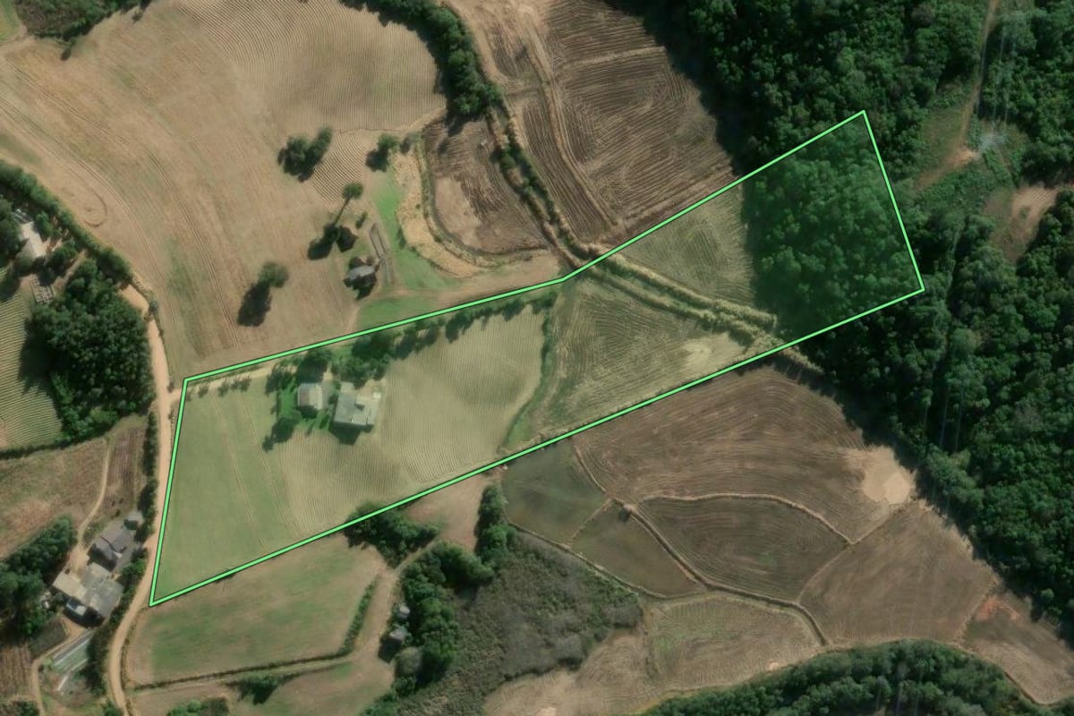 Imagem de satélite do imóvel rural em Sertão Santana (RS), com o contorno declarado no CAR desenhado por cima.