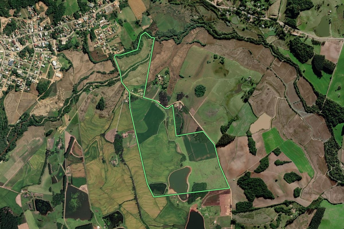 Imagem de satélite do imóvel rural em Sertão Santana (RS), com o contorno declarado no CAR desenhado por cima.