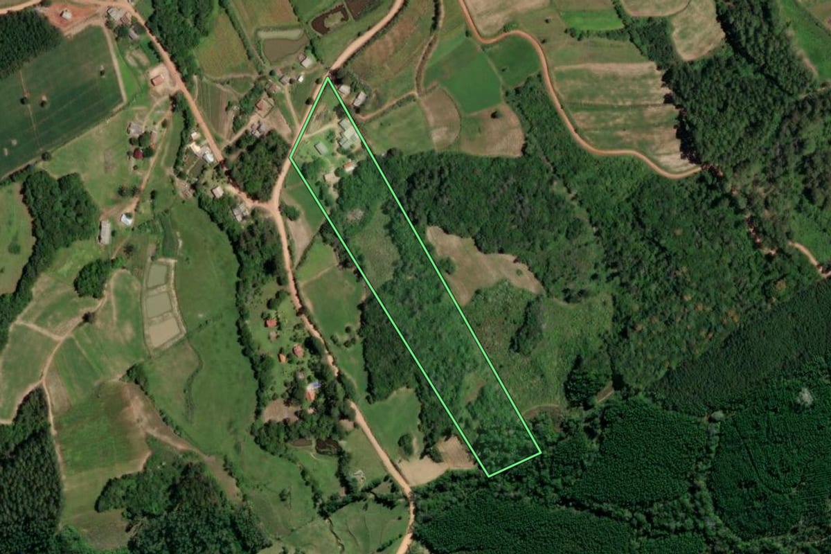 Imagem de satélite do imóvel rural em Sertão Santana (RS), com o contorno declarado no CAR desenhado por cima.