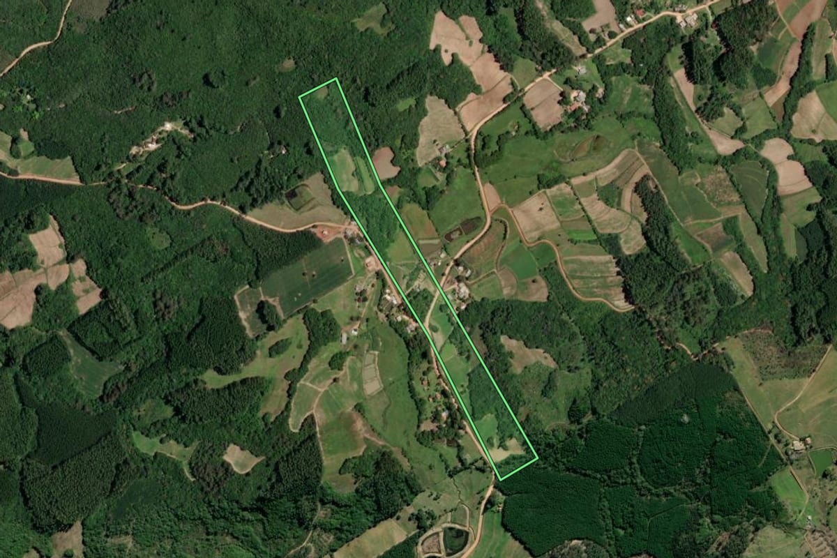 Imagem de satélite do imóvel rural em Sertão Santana (RS), com o contorno declarado no CAR desenhado por cima.
