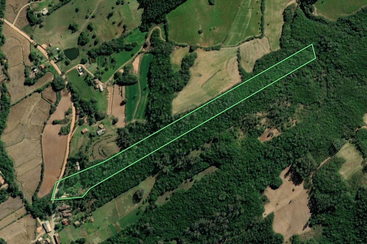 Imagem de satélite do imóvel rural em Sertão Santana (RS), com o contorno declarado no CAR desenhado por cima.
