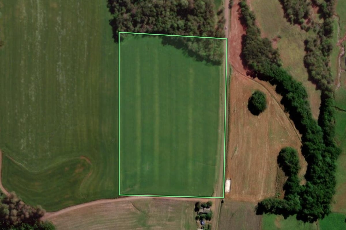 Imagem de satélite do imóvel rural em Sete de Setembro (RS), com o contorno declarado no CAR desenhado por cima.