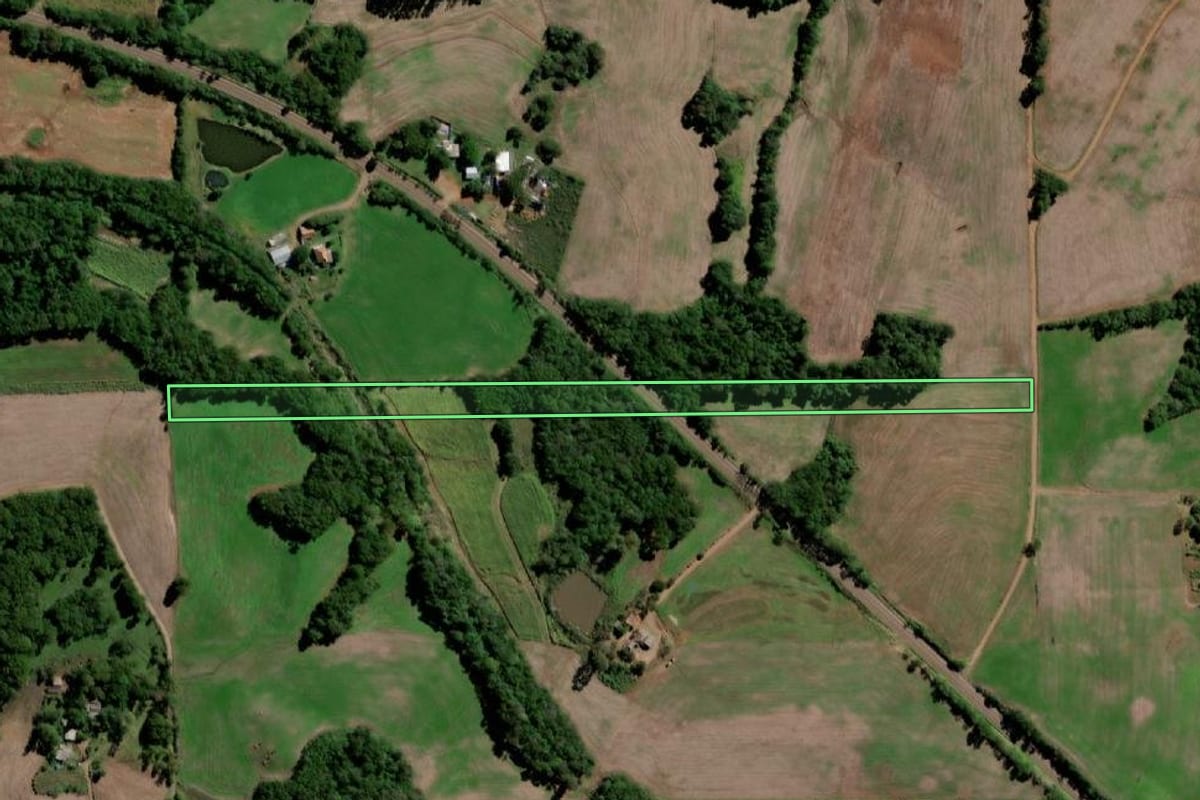 Imagem de satélite do imóvel rural em Sete de Setembro (RS), com o contorno declarado no CAR desenhado por cima.