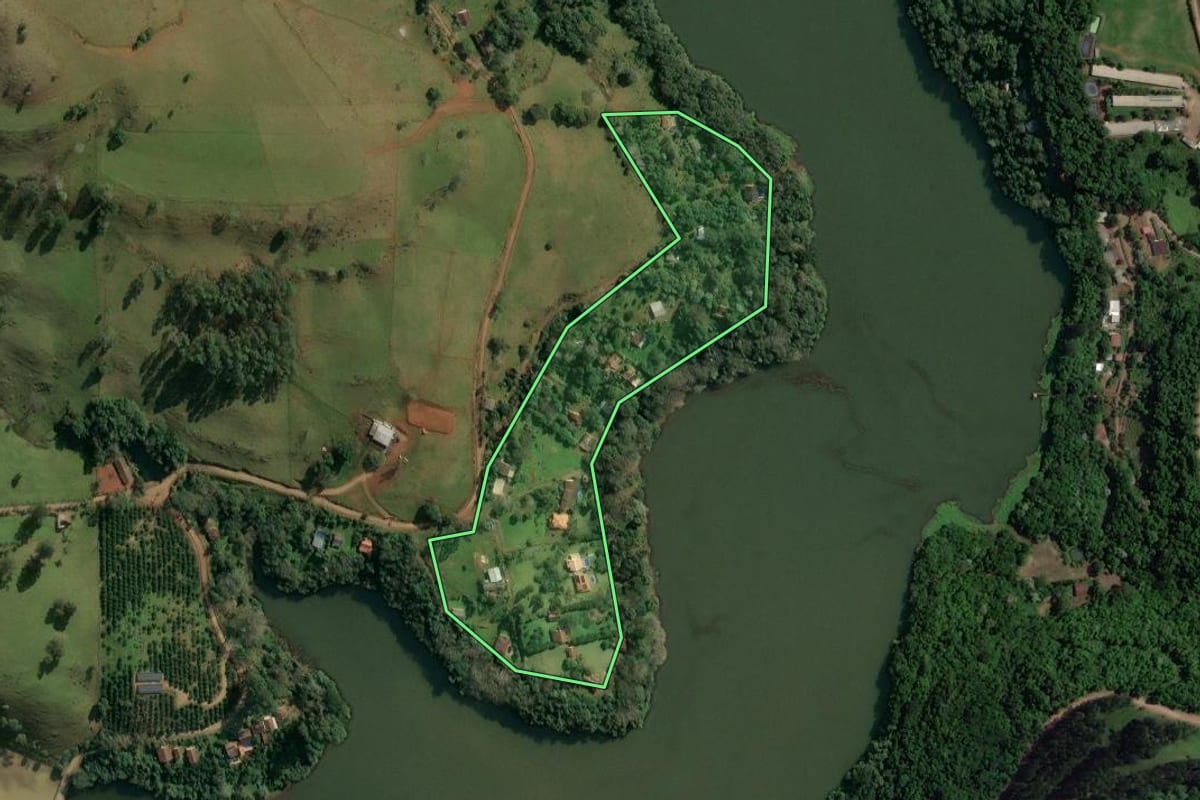 Imagem de satélite do imóvel rural em Severiano de Almeida (RS), com o contorno declarado no CAR desenhado por cima.