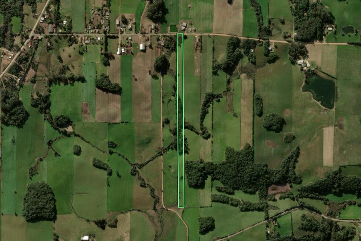 Imagem de satélite do imóvel rural em Silveira Martins (RS), com o contorno declarado no CAR desenhado por cima.