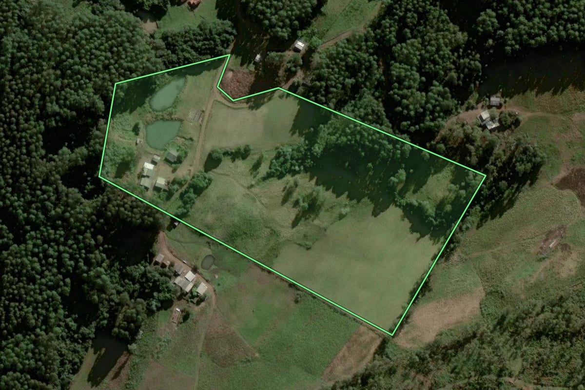 Imagem de satélite do imóvel rural em Sinimbu (RS), com o contorno declarado no CAR desenhado por cima.