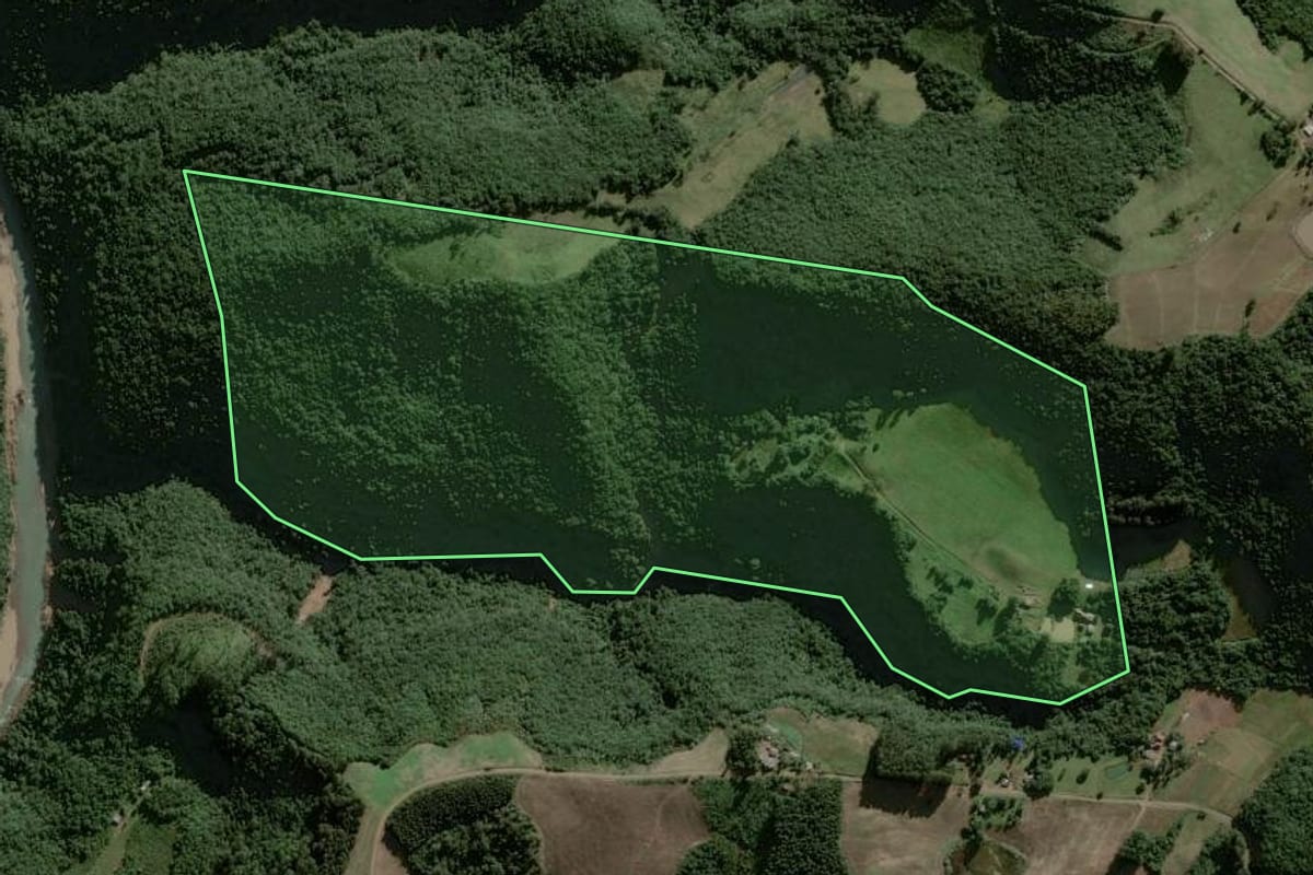 Imagem de satélite do imóvel rural em Sinimbu (RS), com o contorno declarado no CAR desenhado por cima.