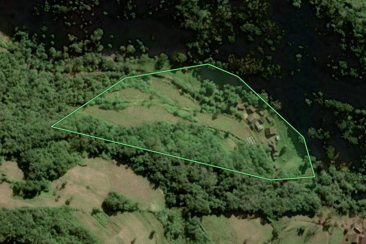 Imagem de satélite do imóvel rural em Sinimbu (RS), com o contorno declarado no CAR desenhado por cima.