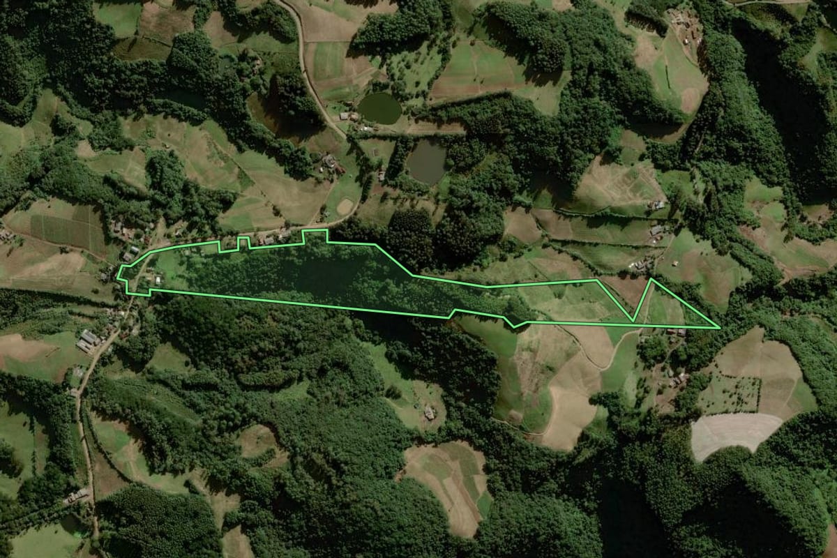 Imagem de satélite do imóvel rural em Sinimbu (RS), com o contorno declarado no CAR desenhado por cima.