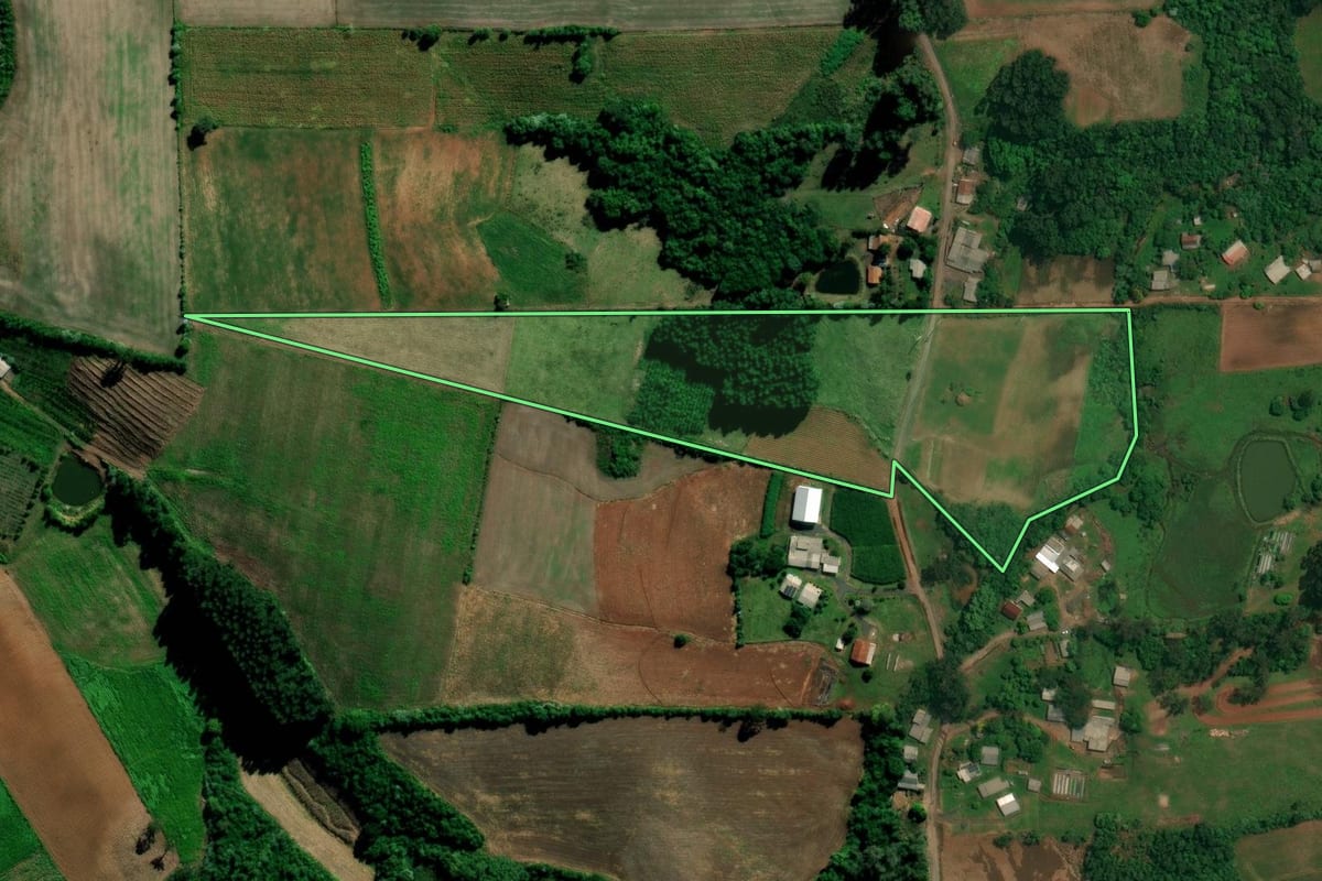 Imagem de satélite do imóvel rural em Sobradinho (RS), com o contorno declarado no CAR desenhado por cima.