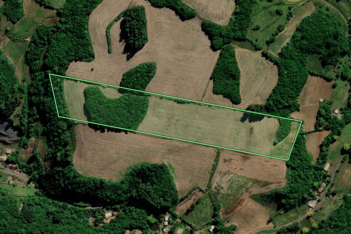 Imagem de satélite do imóvel rural em Sobradinho (RS), com o contorno declarado no CAR desenhado por cima.