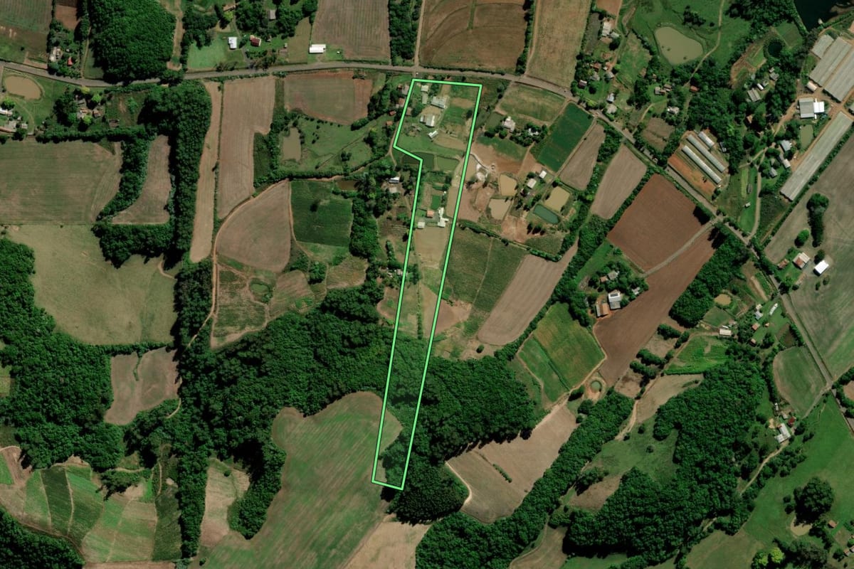 Imagem de satélite do imóvel rural em Sobradinho (RS), com o contorno declarado no CAR desenhado por cima.