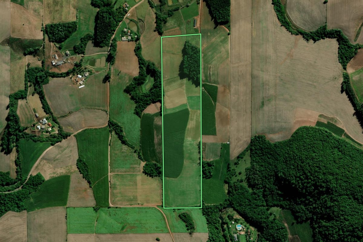 Imagem de satélite do imóvel rural em Sobradinho (RS), com o contorno declarado no CAR desenhado por cima.