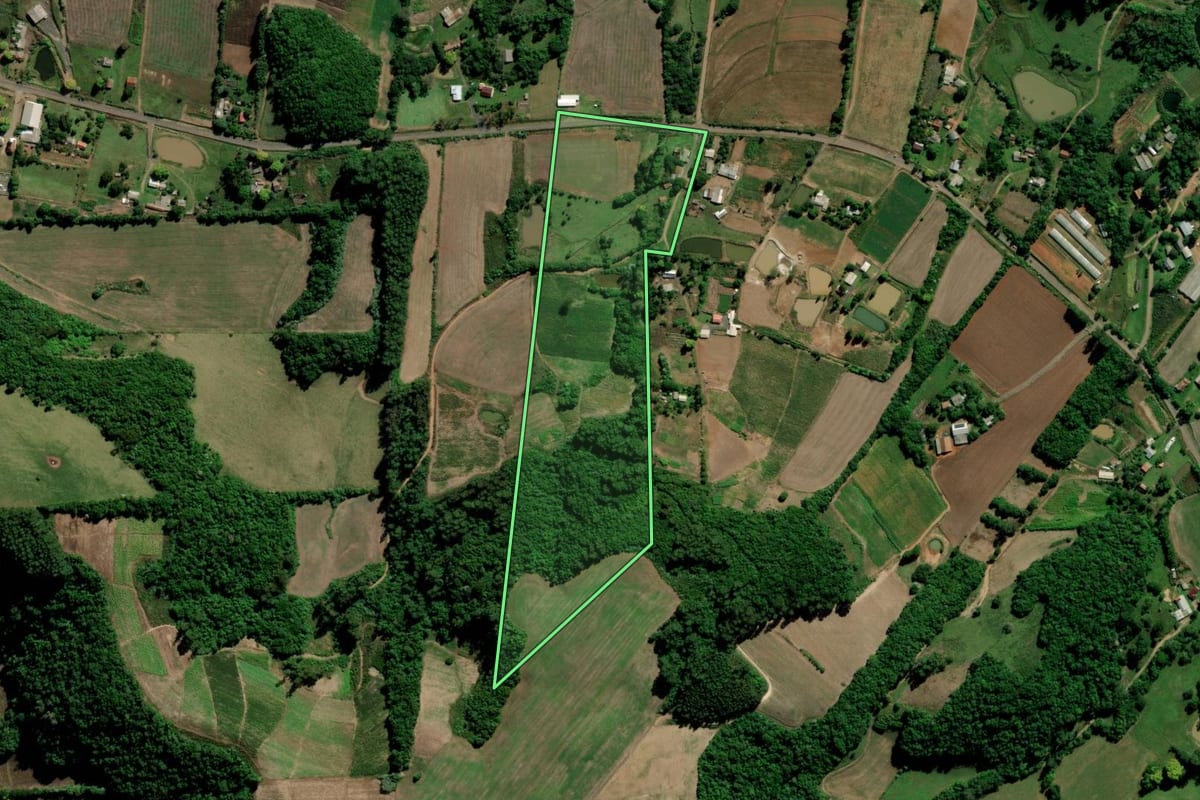 Imagem de satélite do imóvel rural em Sobradinho (RS), com o contorno declarado no CAR desenhado por cima.