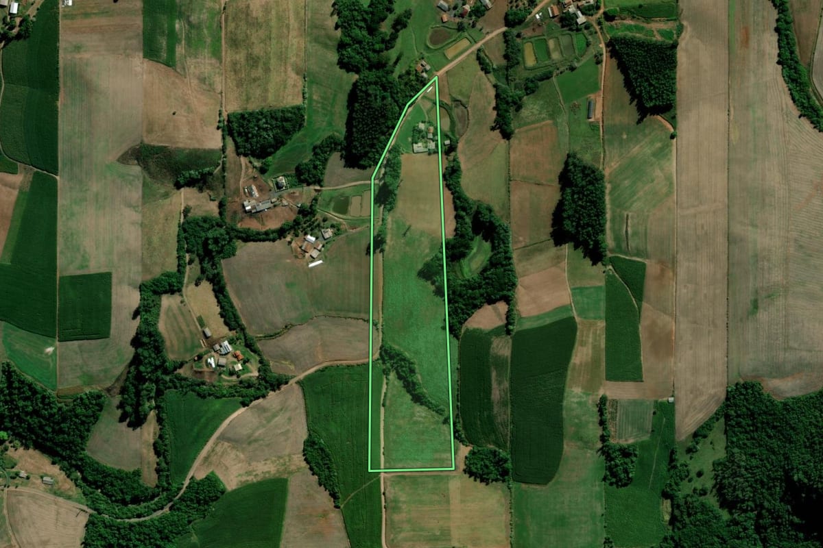Imagem de satélite do imóvel rural em Sobradinho (RS), com o contorno declarado no CAR desenhado por cima.