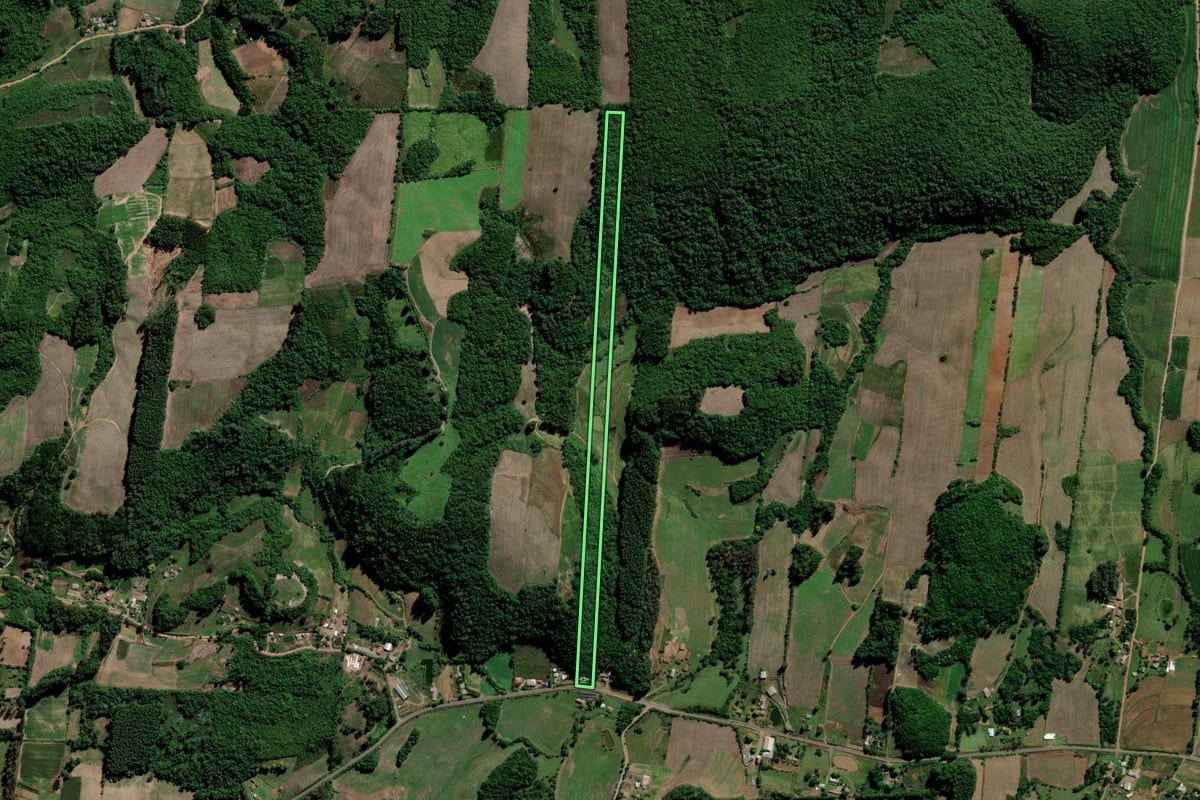 Imagem de satélite do imóvel rural em Sobradinho (RS), com o contorno declarado no CAR desenhado por cima.