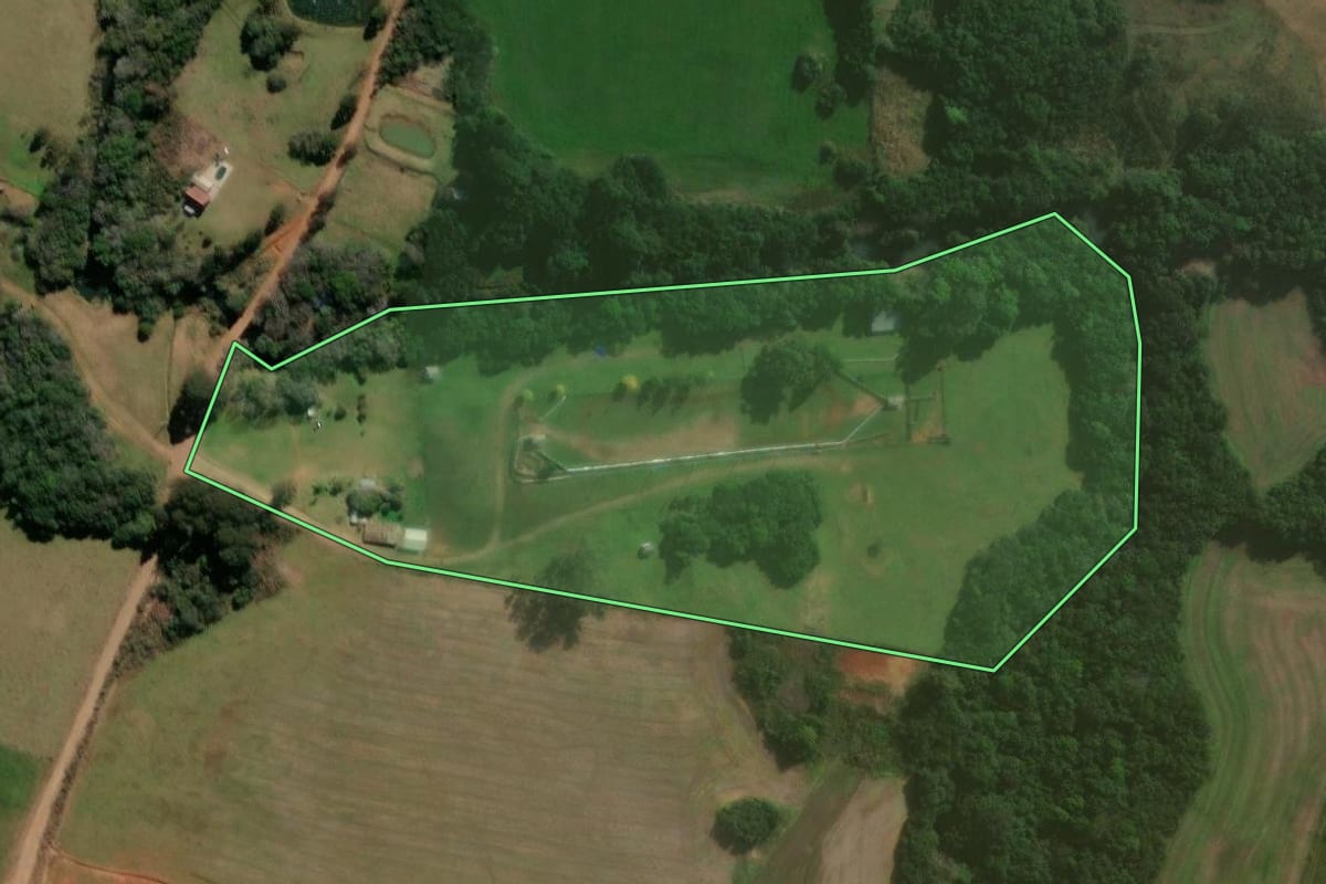 Imagem de satélite do imóvel rural em Soledade (RS), com o contorno declarado no CAR desenhado por cima.