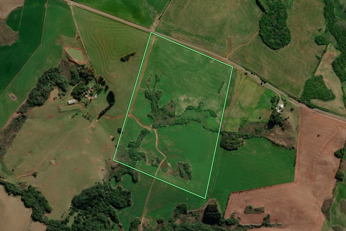 Imagem de satélite do imóvel rural em Soledade (RS), com o contorno declarado no CAR desenhado por cima.
