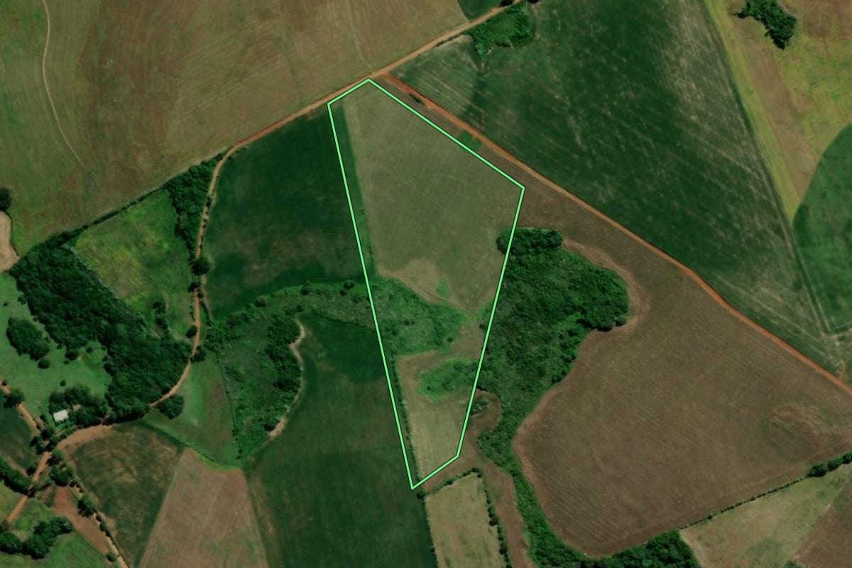 Imagem de satélite do imóvel rural em Soledade (RS), com o contorno declarado no CAR desenhado por cima.