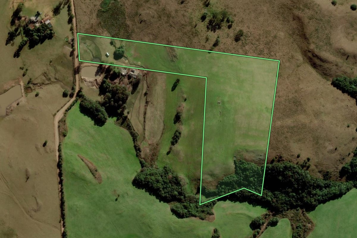 Imagem de satélite do imóvel rural em Soledade (RS), com o contorno declarado no CAR desenhado por cima.