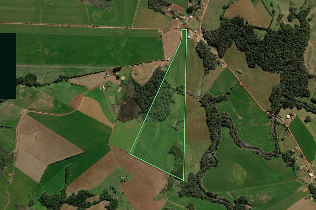 Imagem de satélite do imóvel rural em Soledade (RS), com o contorno declarado no CAR desenhado por cima.