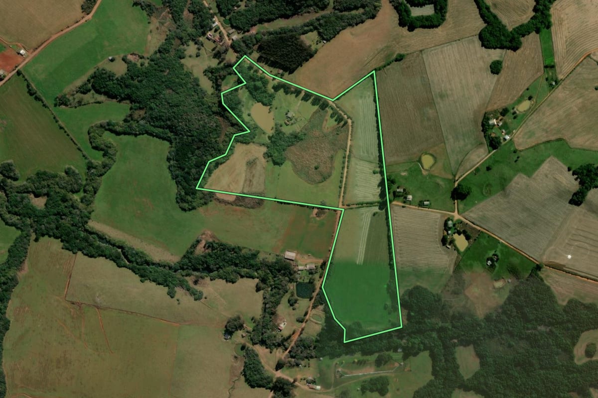 Imagem de satélite do imóvel rural em Soledade (RS), com o contorno declarado no CAR desenhado por cima.