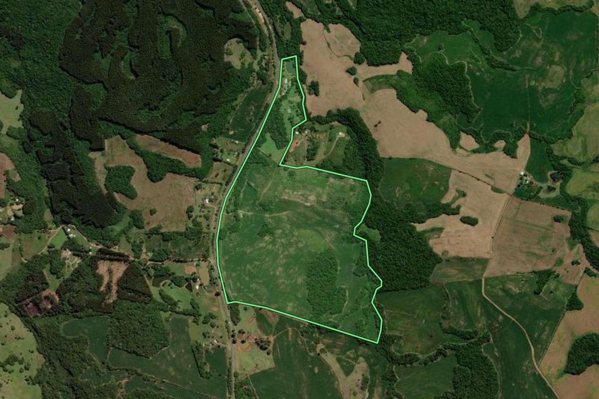 Imagem de satélite do imóvel rural em Soledade (RS), com o contorno declarado no CAR desenhado por cima.
